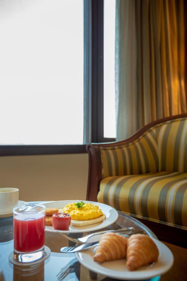 兰花酒店 孟买 外观 照片 A settee