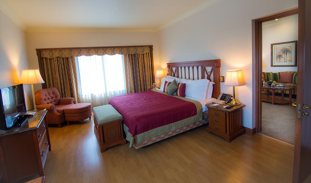 兰花酒店 孟买 外观 照片 A bedroom at the Taj Bengal