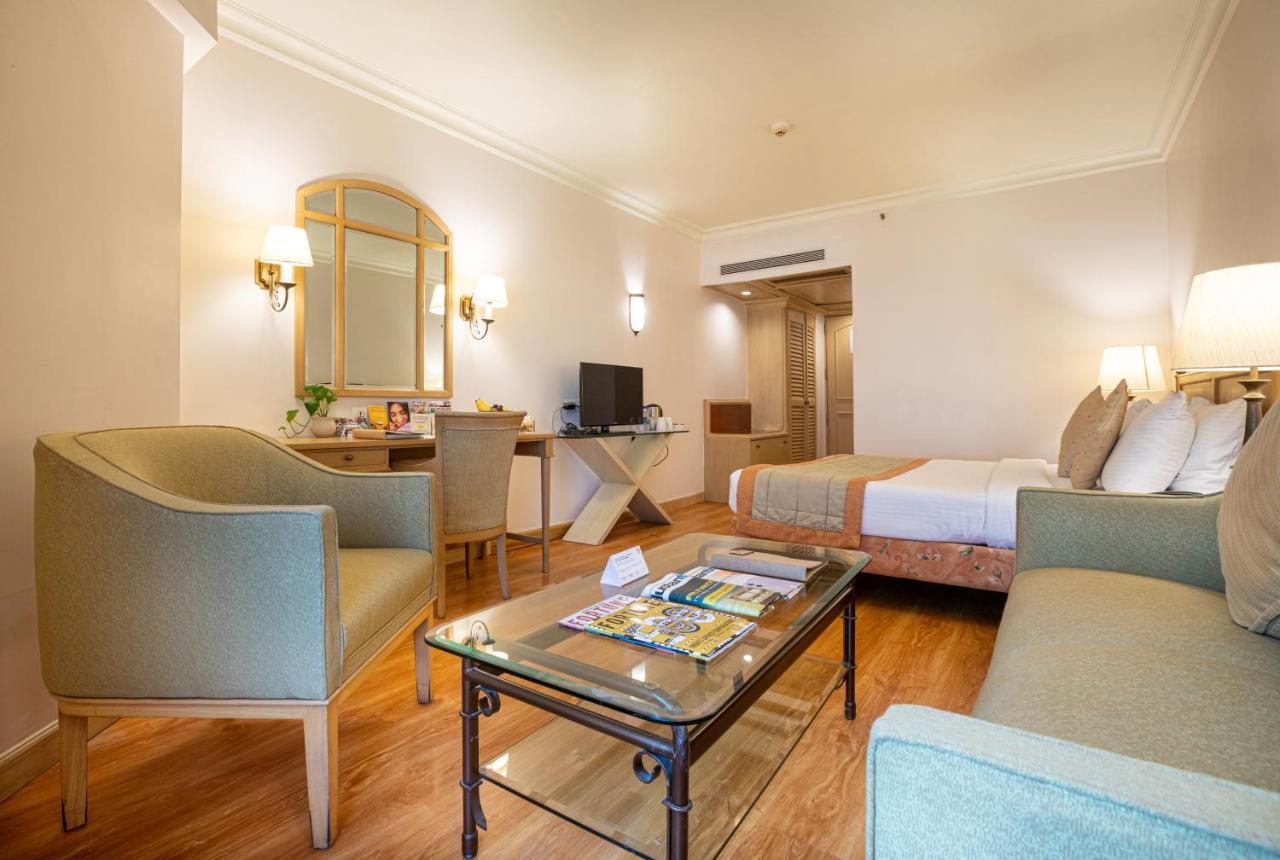 兰花酒店 孟买 外观 照片 A room at the hotel
