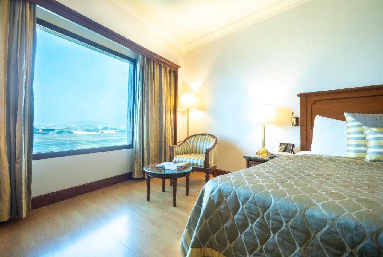 兰花酒店 孟买 外观 照片 A room at the hotel